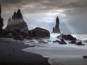 Viaggio di gruppo in Islanda alla scoperta di incredibili spiagge lunari