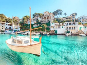 Viaggio in Barca alle Baleari - Porticcioli suggestivi con acqua cristallina