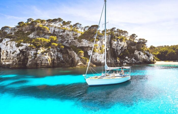 Viaggio nelle Cicladi in barca a vela