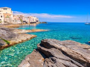 Avventura in catamarano in Corsica e Sardegna in paesi caratteristici e mare da sogno
